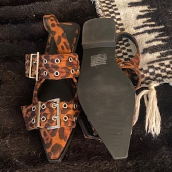 Leopard pointed toe flats - Picture 3 of 7